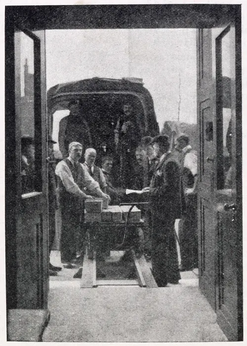 Framed Print : The Royal Mint, London 1902