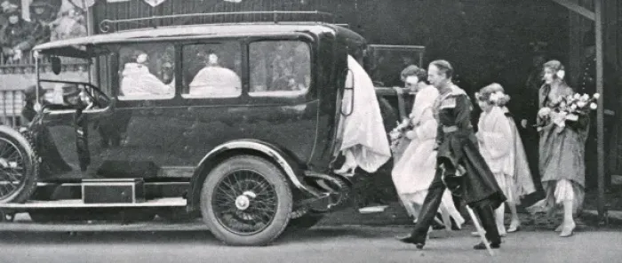 Framed Print : Royal Wedding 1923 - bridesmaids leaving the Abbey Framed Print : Royal Wedding 1923 - bridesmaids leaving the Abbey
