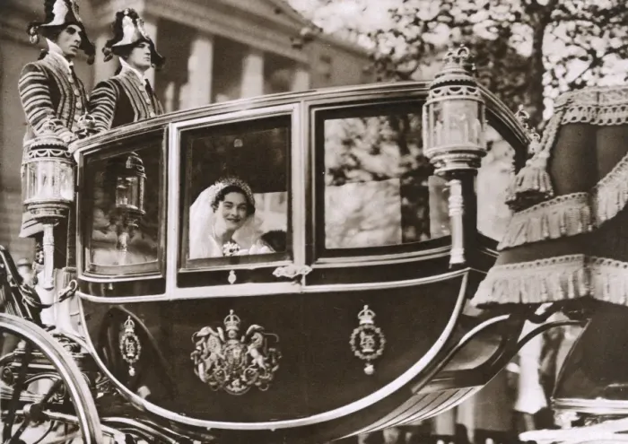 Framed Print : Royal Wedding 1935 - Bride on her way to Buckingham Palace Framed Print : Royal Wedding 1935 - Bride on her way to Buckingham Palace