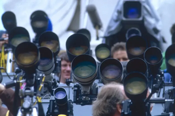 Framed Print : Royal Wedding 1986 - lenses poised Framed Print : Royal Wedding 1986 - lenses poised