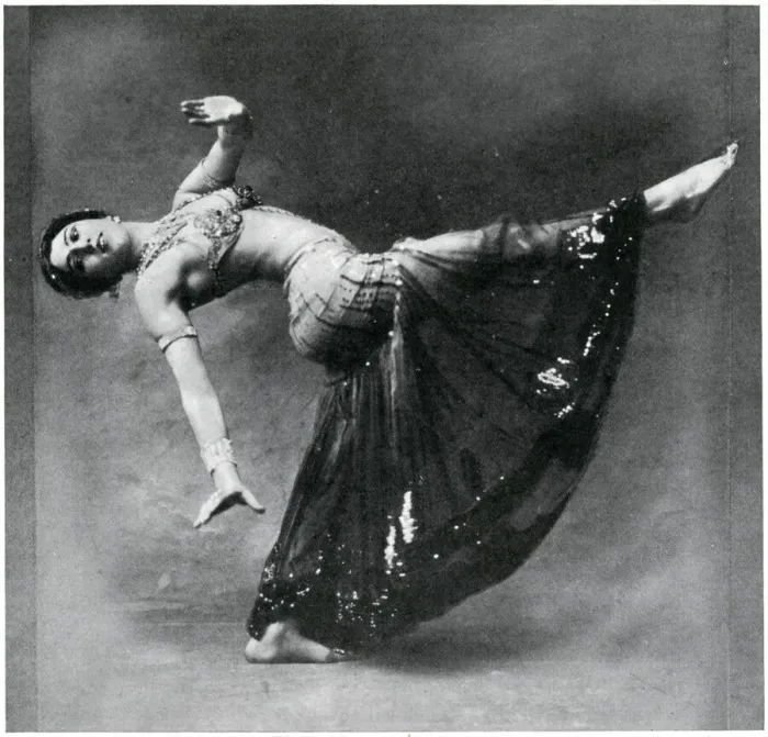 Framed Print : Sahary Djeli, dancer Framed Print : Sahary Djeli, dancer