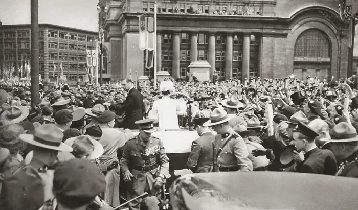Framed Print : The scene after King George VI had unveiled the Canadian National War Memorial in Ottawa, Canada: their Majesties standing in their car to acknowledge the acclamations of a vast crowd. Date: 21st May 1939 Framed Print : The scene after King George VI had unveiled the Canadian National War Memorial in Ottawa, Canada: their Majesties standing in their car to acknowledge the acclamations of a vast crowd. Date: 21st May 1939