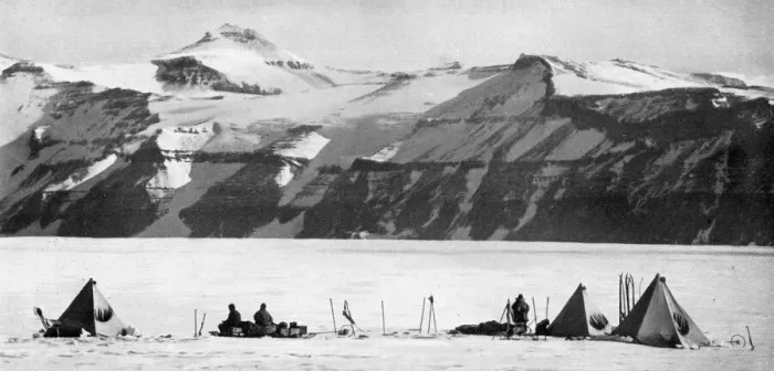 Framed Print : Scott Polar Expedition 1910 - 1912 - Beardmore Glacier