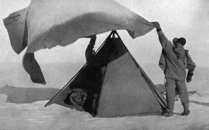 Framed Print : Scott Polar Expedition 1910 - 1912 - pitching tent