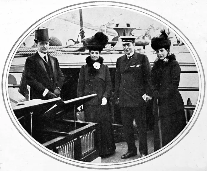 Framed Print : Shackleton with royalty