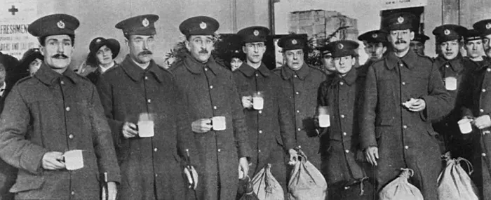 Framed Print : Soldiers enjoying the free buffet at Victoria station, WW1 Framed Print : Soldiers enjoying the free buffet at Victoria station, WW1