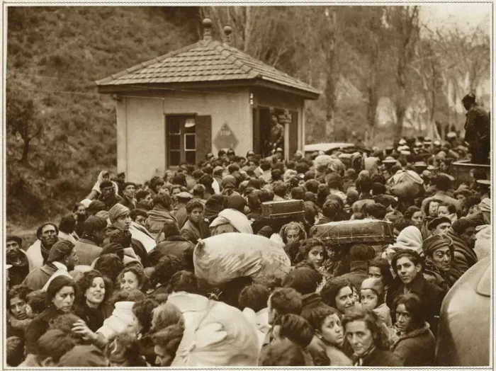 Framed Print : Spanish Republican Refugees heading for the French Border, 1 Framed Print : Spanish Republican Refugees heading for the French Border, 1