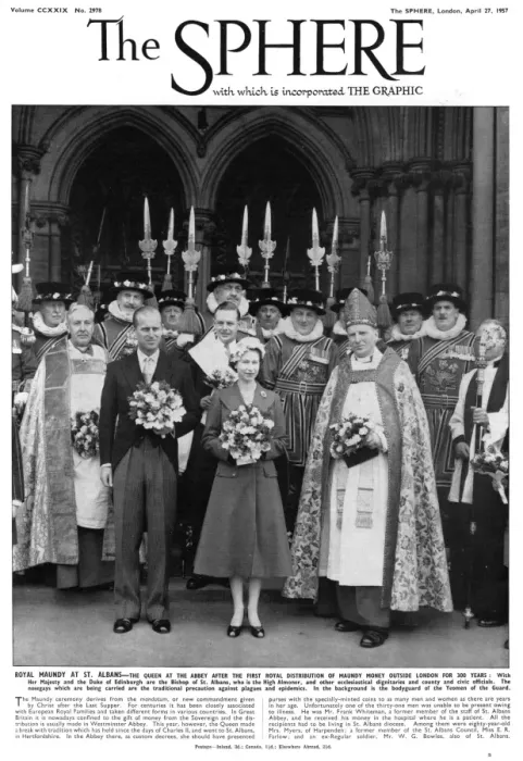 Framed Print : Sphere front cover, Royal Maundy, Queen ElizabethII, 1957