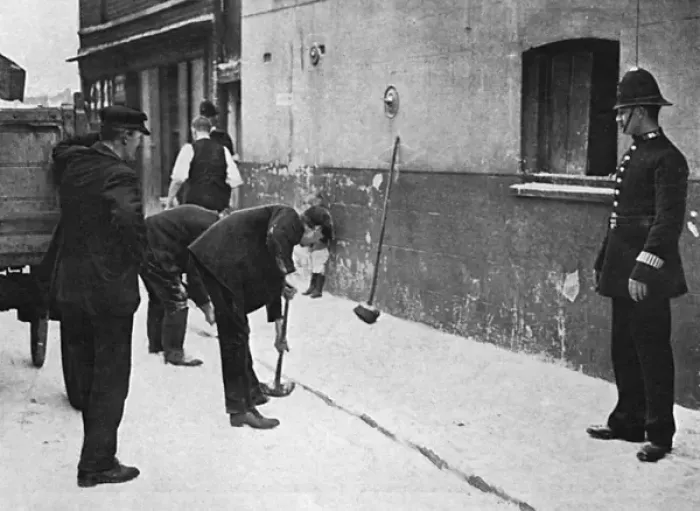 Framed Print : Sweeping up flour after attack on German bakery, WW1 Framed Print : Sweeping up flour after attack on German bakery, WW1