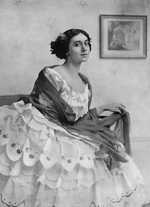 Framed Print : Tamara Karsavina (1885 - 1978) Framed Print : Tamara Karsavina (1885 - 1978)