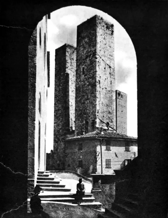 Framed Print : The Torri degli Ardinghelli, San Gimignano, Italy, 1944 Framed Print : The Torri degli Ardinghelli, San Gimignano, Italy, 1944