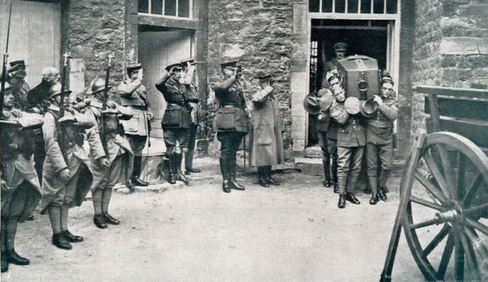 Framed Print : The Unknown British Warrior begins his homeward journey from France to be buried in Framed Print : The Unknown British Warrior begins his homeward journey from France to be buried in