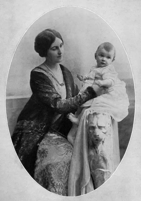 Framed Print : Viscountess Maidstone & her baby, Daphne Finch-Hatton Framed Print : Viscountess Maidstone & her baby, Daphne Finch-Hatton