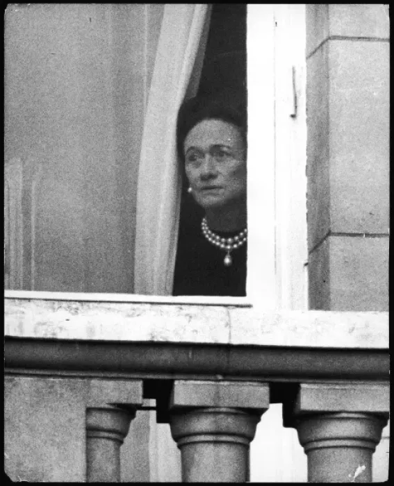 Framed Print : Wallis Simpson watches trooping the colour Framed Print : Wallis Simpson watches trooping the colour