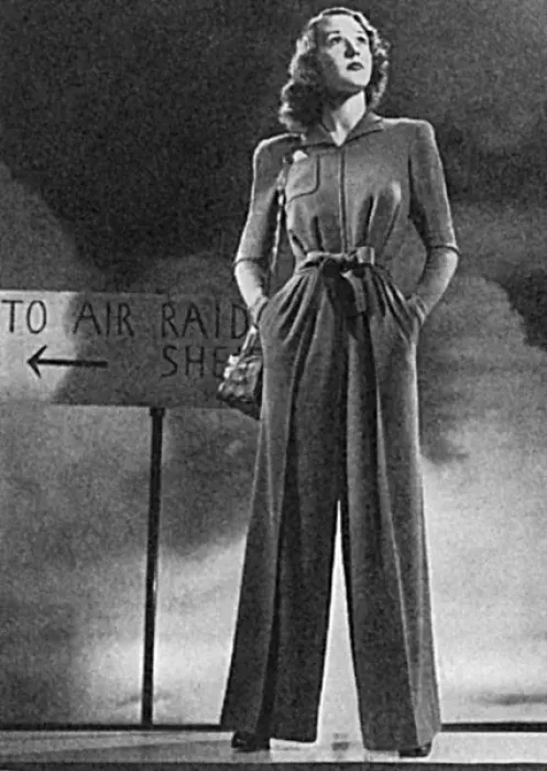 Framed Print : Wartime fashion photograph, Britannia and Eve magazine, 1939 Framed Print : Wartime fashion photograph, Britannia and Eve magazine, 1939