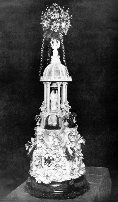 Framed Print : Wedding cake of Prince Arthur of Connaught and his bride Framed Print : Wedding cake of Prince Arthur of Connaught and his bride