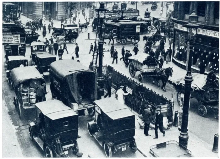 Framed Print : Wellington Street, London 1912 Framed Print : Wellington Street, London 1912