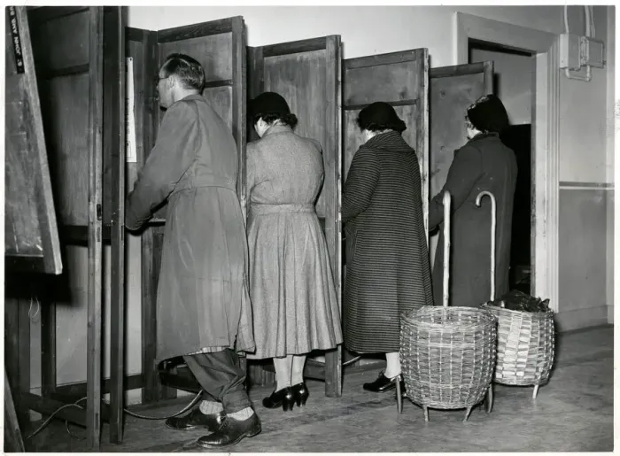 Framed Print : Women recording votes for the General Election 1955 Framed Print : Women recording votes for the General Election 1955