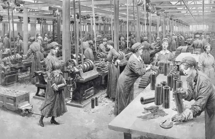 Framed Print : Women working in munitions factory, WW1 Framed Print : Women working in munitions factory, WW1