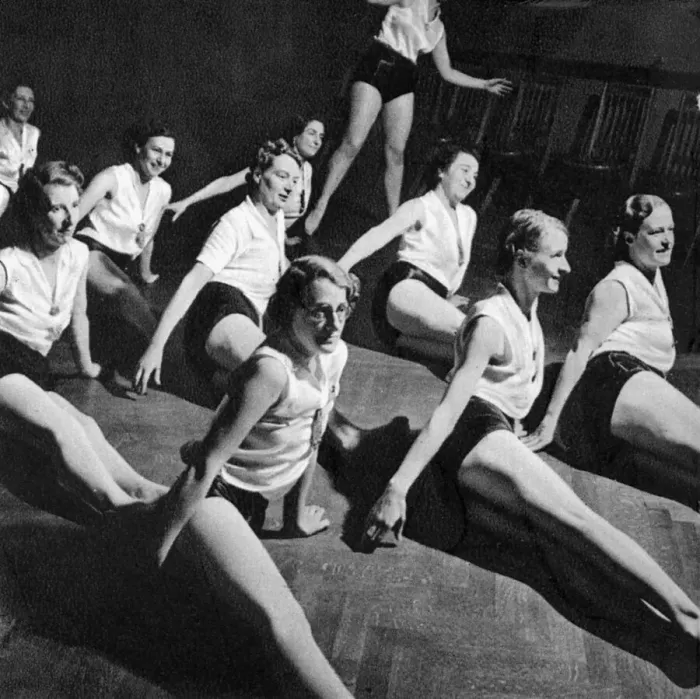 Framed Print : The Womens League of Health & Beauty exercise classes, 1938 Framed Print : The Womens League of Health & Beauty exercise classes, 1938