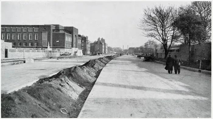Framed Print : Work on the Cromwell Road Extension, London - the new road passes Hammersmith Town Hall (left). Date: 1955 Framed Print : Work on the Cromwell Road Extension, London - the new road passes Hammersmith Town Hall (left). Date: 1955