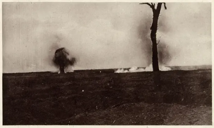 Framed Print : WW1 - Gas attacks near Canadian lines, October 1916