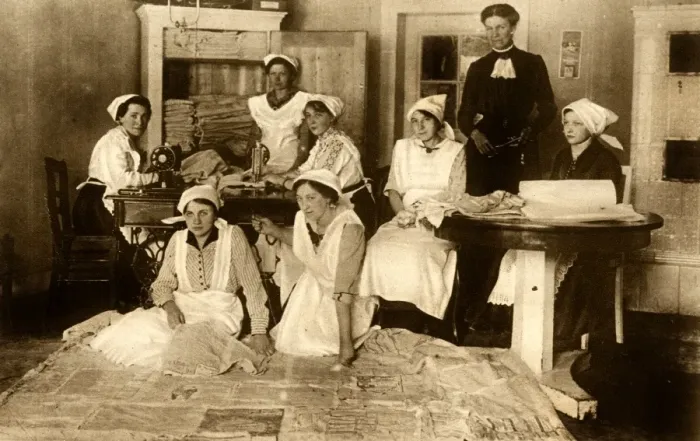 Framed Print : WW1 - German women make blankets out of newspapers Framed Print : WW1 - German women make blankets out of newspapers