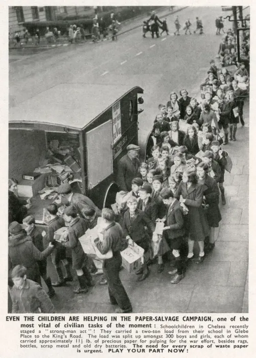 Framed Print : WW2 - Home Front - Schoolchildren in Chelsea, London take part in a paper-salvage campaign Framed Print : WW2 - Home Front - Schoolchildren in Chelsea, London take part in a paper-salvage campaign