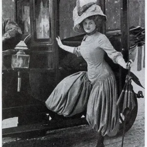 Bloomers - latest in fashion 1909