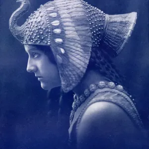 The Head Decorative - A Fashion of Old Egypt