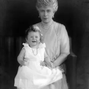 Queen Mary and Princess Elizabeth, c. 1926 Queen Mary and Princess Elizabeth, c. 1926