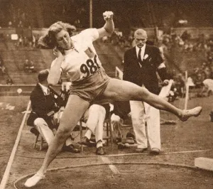 Competitor Prints: A. E. Panhorst-Niesink putting-the-shot, 1948 Olympics