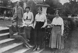 Hamilton Prints: Abercorn / Spencer engagement, 1919