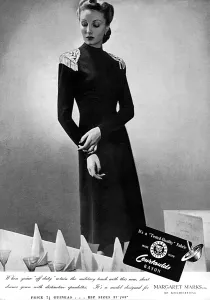 Courtaulds Prints: Advertisement for an evening gown, 1939