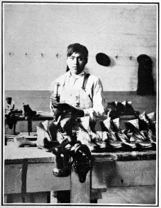 Shoes Prints: American Indians. The peaceful extinction of the red indian