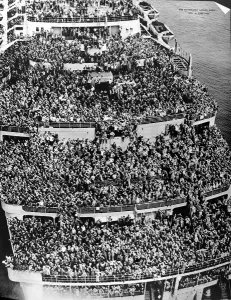 Liner Prints: American Soldiers on the liner Queen Elizabeth, 1945