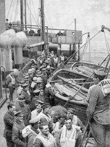 Smiling Prints: Army personnel on board ship, WW1