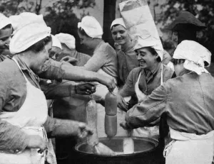 Feeding Prints: ATS - cooking for the Army, 1939