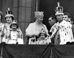 Balcony Prints: Balcony scene after Coronation of King George VI