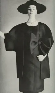 Balenciaga Prints: Balenciaga fashion