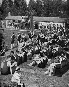 Bathers Prints: Bathers at the Open Air Baths in Chiswick