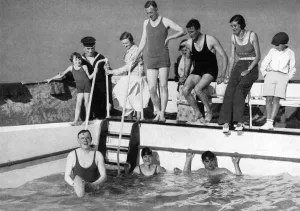 Cruise Prints: Bathing pool on a cruise liner