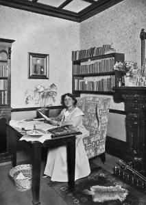 Desk Prints: Beatrice Harraden
