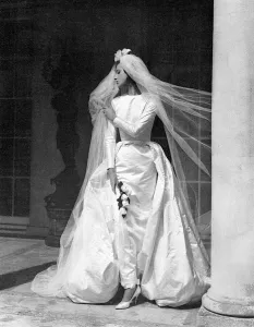 Gowns Prints: Belinda Bellville wedding gown