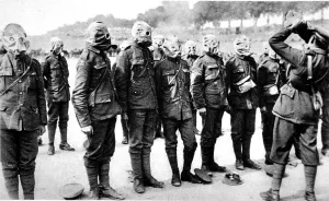Images Dated 2nd November 2004: British soldiers at respirator-drill