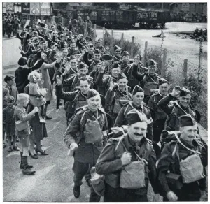 March Prints: British soldiers smiling as they leave for France, Sept 1939
