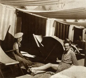 Beach Prints: Cecil Beaton and Lady Diana Abdy, Lido in Venice, Italy