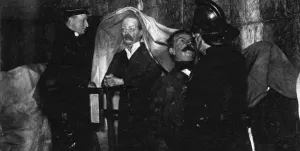 Tussauds Prints: Chamber of Horrors waxworks damaged by water, 1925