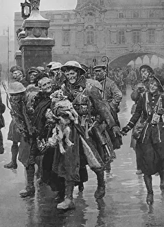 Leave Prints: Christmas leave 1916, scene at Victoria station by Matania