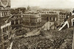 Pageantry Prints: Coronation 1953, crowds in Trafalgar Square